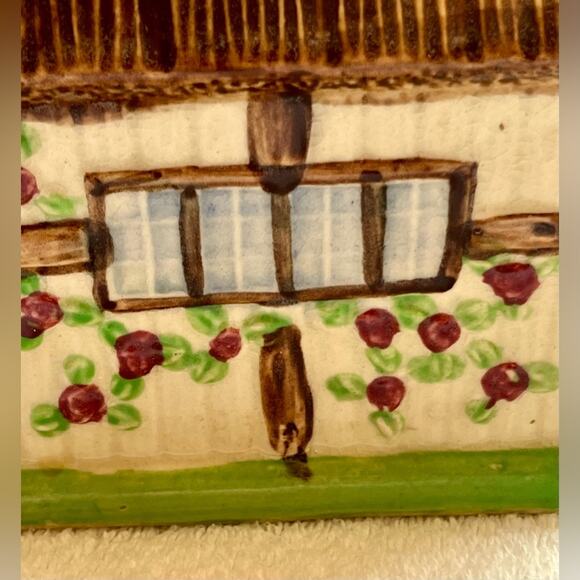 1950s Majolica Japan cottageware teapot and creamer dish - Picture 5 of 15